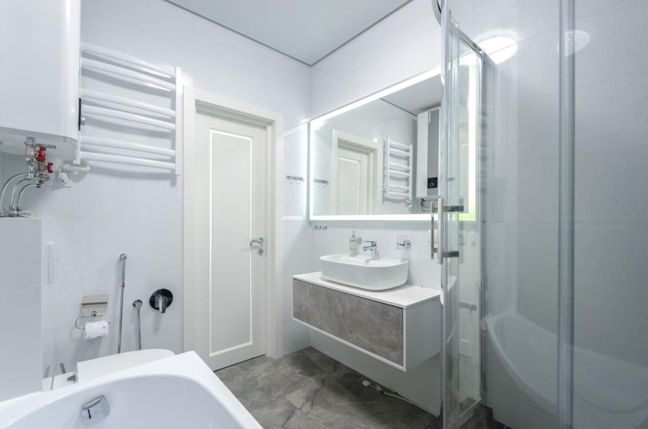 Kyiv White Apartment Victory Dış mekan fotoğraf
